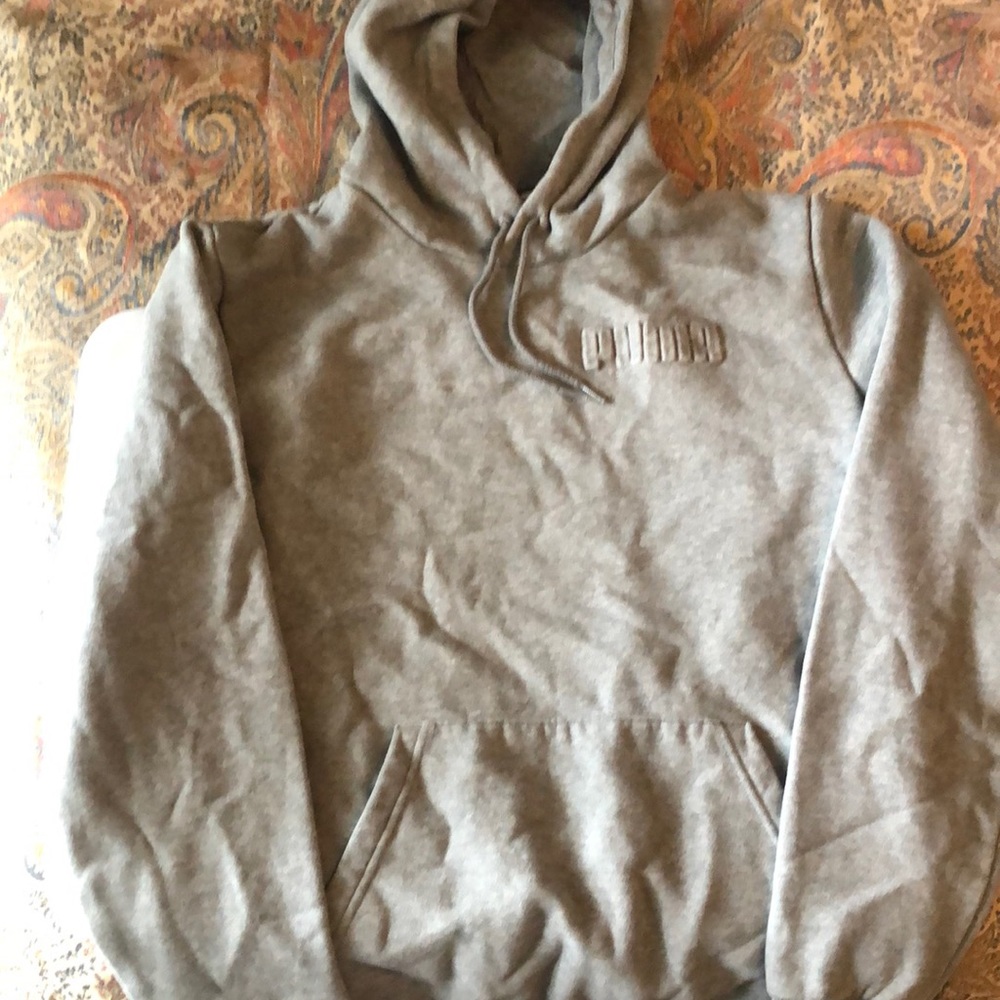Grey sweatshirt